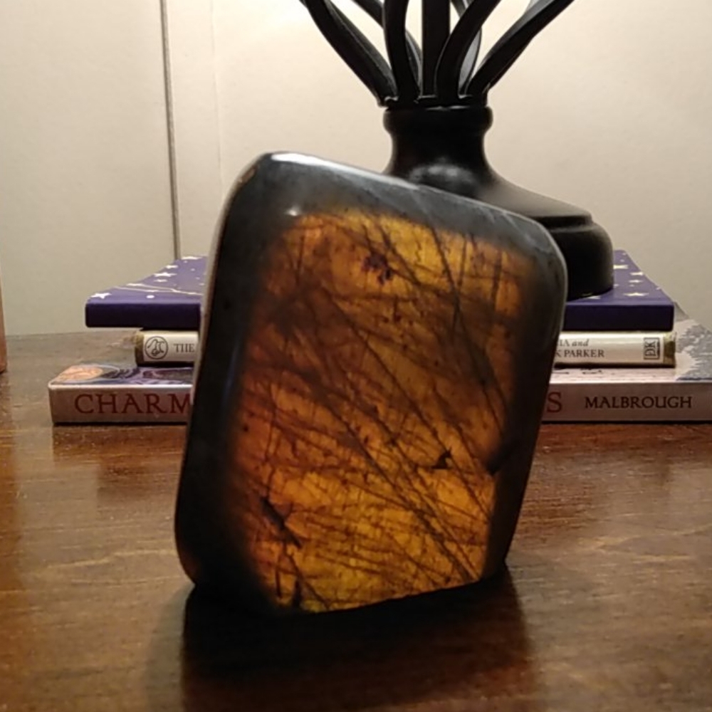 Labordorite free form